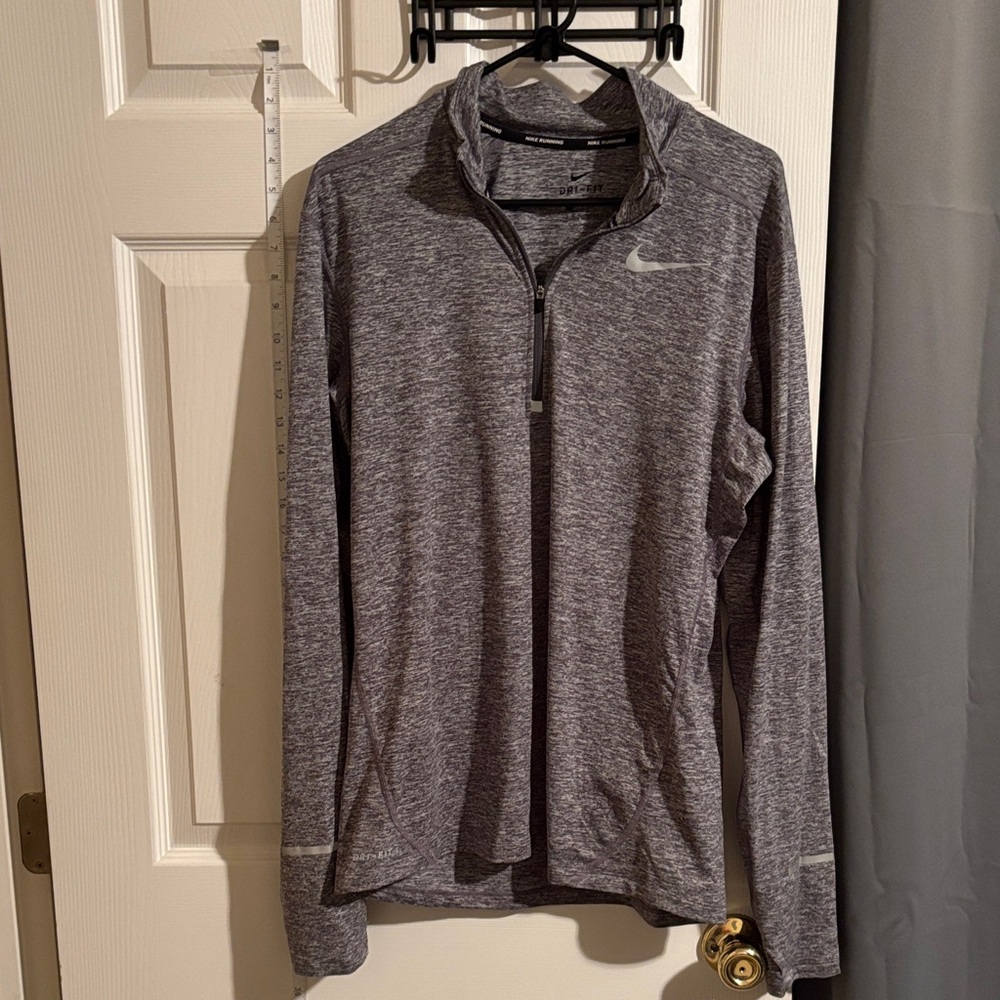 Nike Men’s Heathered Gray Long Sleeve Top